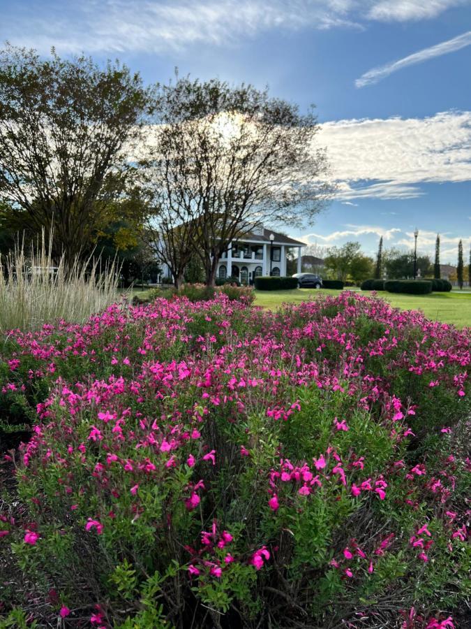 The Plantation House Boutique Inn Pflugerville Extérieur photo