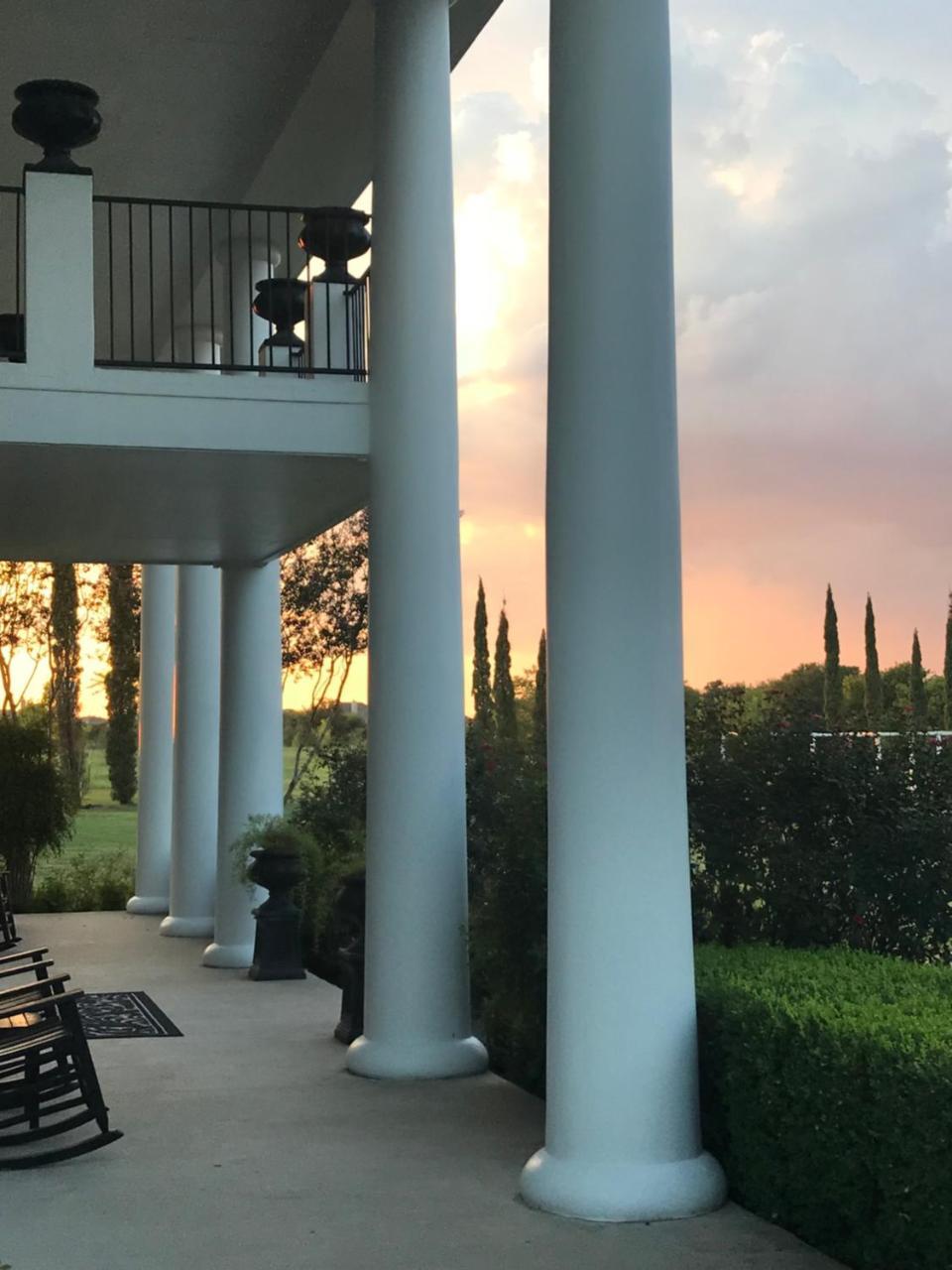 The Plantation House Boutique Inn Pflugerville Extérieur photo
