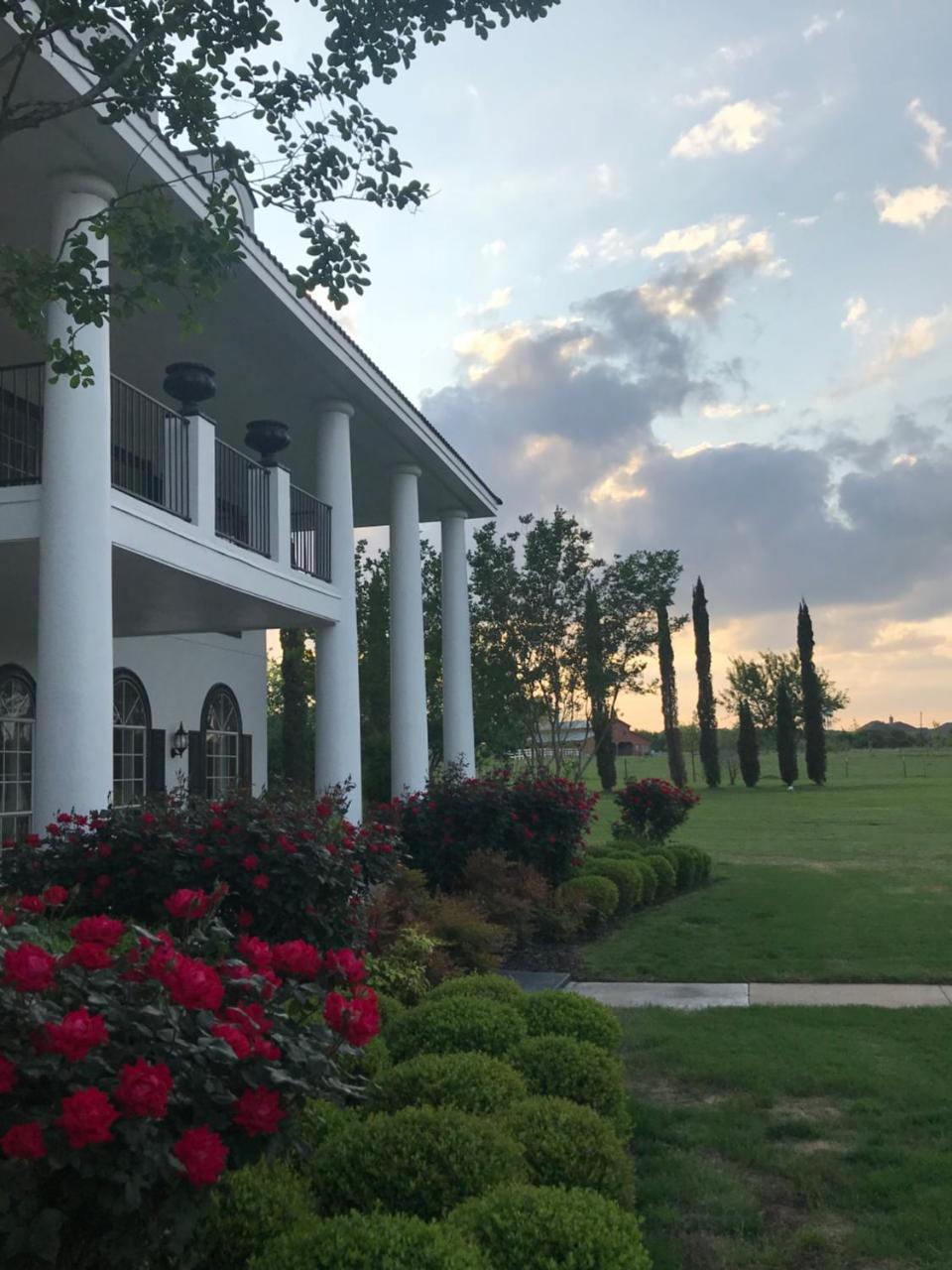 The Plantation House Boutique Inn Pflugerville Extérieur photo