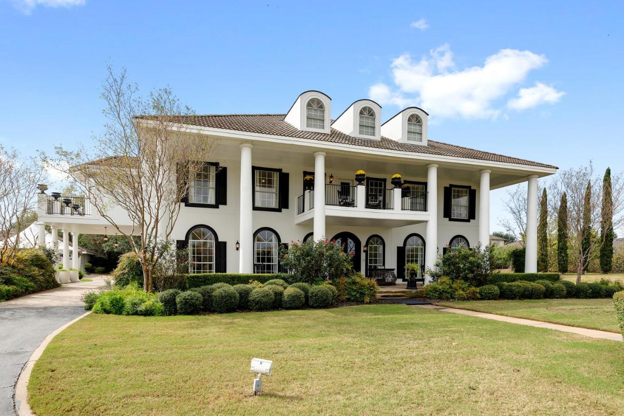 The Plantation House Boutique Inn Pflugerville Extérieur photo